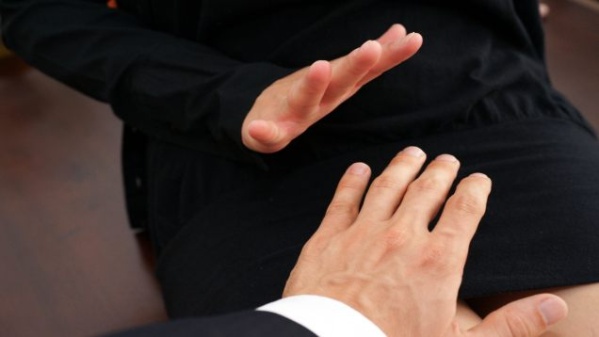 enquete-harcèlement.jpg illustration pour Enquêtes pour harcèlement moral ou sexuel au travail : quelle procédure suivre ?