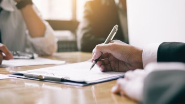 illustration pour L’avocat commis d’office : quel est son rôle et dans quels cas intervient-il ?