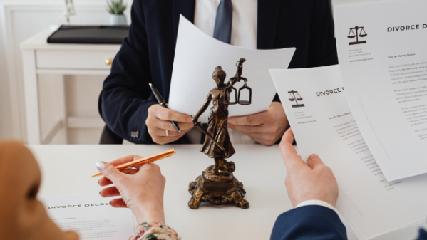 illustration pour Les questions à poser à son avocat : tout ce qu'il faut savoir !