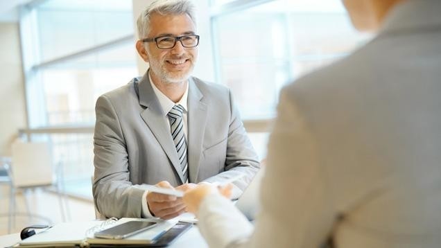 Entretien annuel d’évaluation : comment le préparer, le mener et rédiger le compte rendu