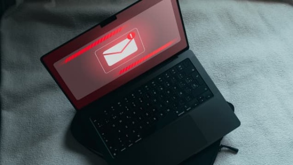 illustration pour Que faire si vous avez été arnaqué par Mobile-Vinci.com, le site qui imite VINCI ?