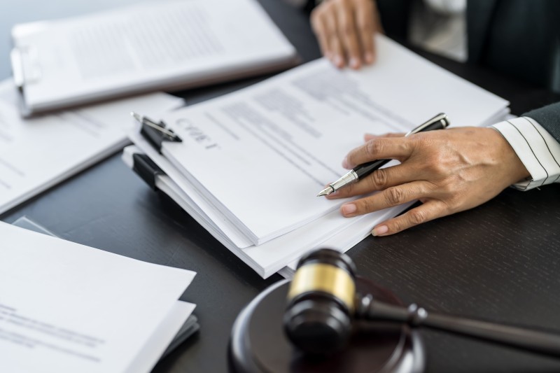 Principes généraux se rapportant aux contrats civils et commerciaux