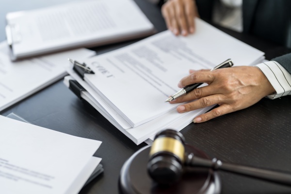 illustration pour Principes généraux se rapportant aux contrats civils et commerciaux