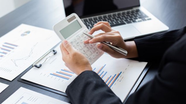 illustration pour Délais de paiement BtoB : quels changements sont prévus par la proposition de loi Rietmann ?